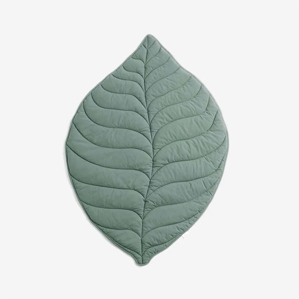 WagsWonder™ Leaf Shape Dog Blanket