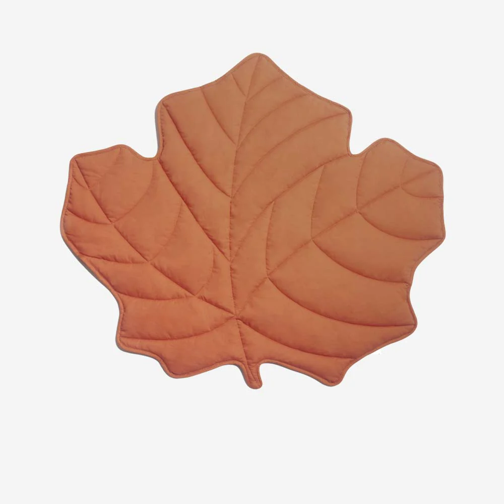 WagsWonder™ Leaf Shape Dog Blanket