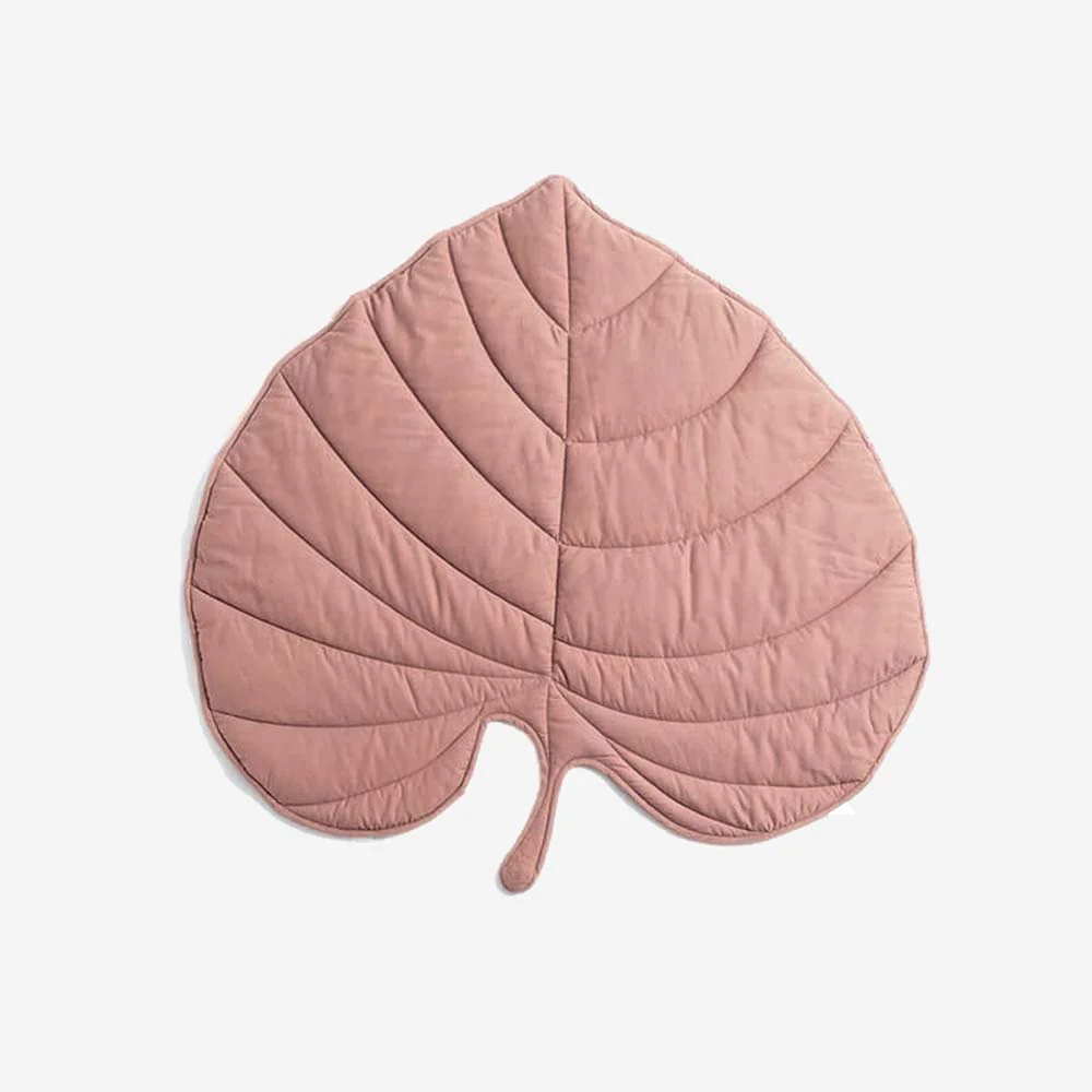 WagsWonder™ Leaf Shape Dog Blanket