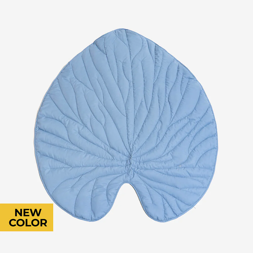WagsWonder™ Leaf Shape Dog Blanket
