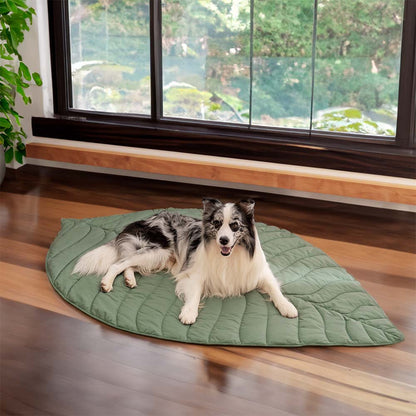 WagsWonder™ Leaf Shape Dog Blanket