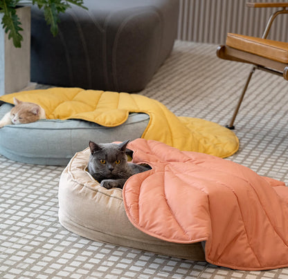 WagsWonder™ Leaf Shape Dog Blanket