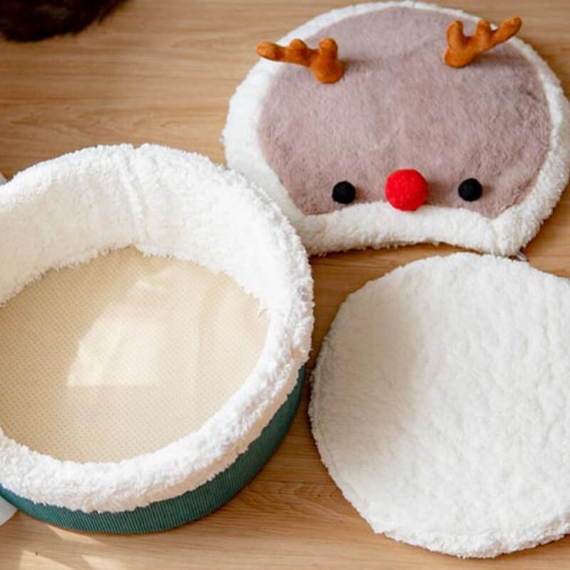 Christmas Elk Enclosed  Plush Cat Cave