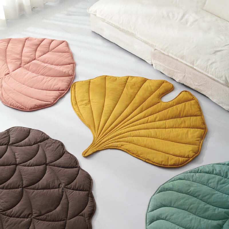 WagsWonder™ Leaf Shape Dog Blanket