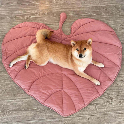 WagsWonder™ Leaf Shape Dog Blanket